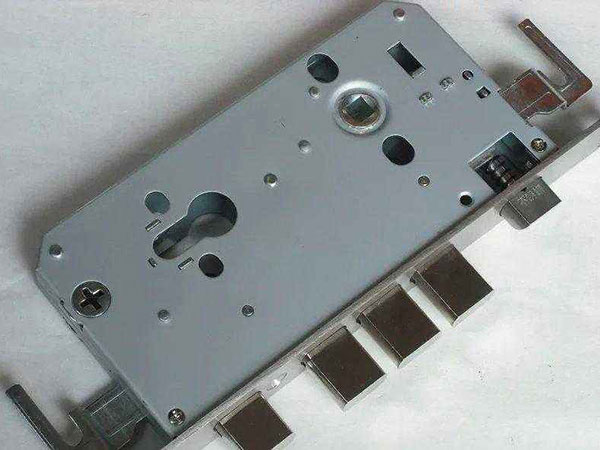 德钦24小时上门开锁公司