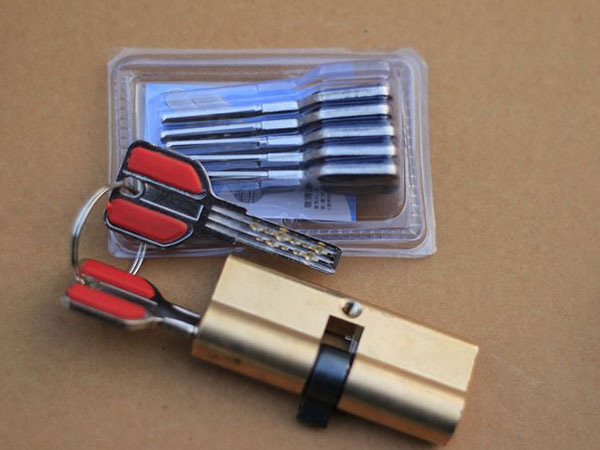 德钦24小时上门开锁公司